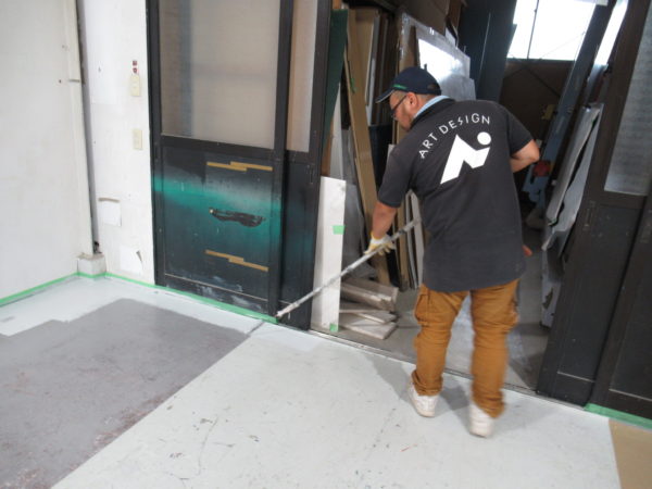 第一工場の床の塗装まで頑張ります…！